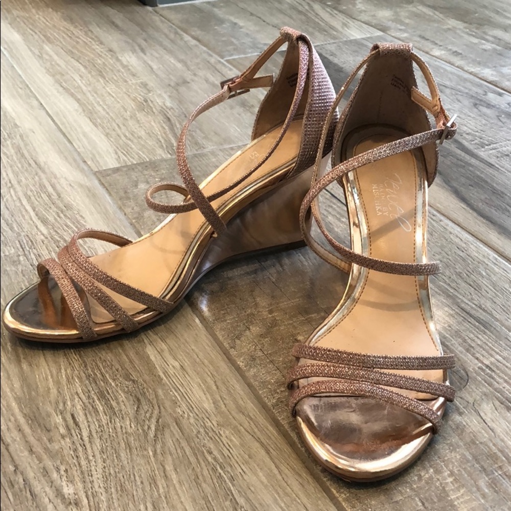 Jewel Badgely Mischka Wedges - Picture 2 of 4